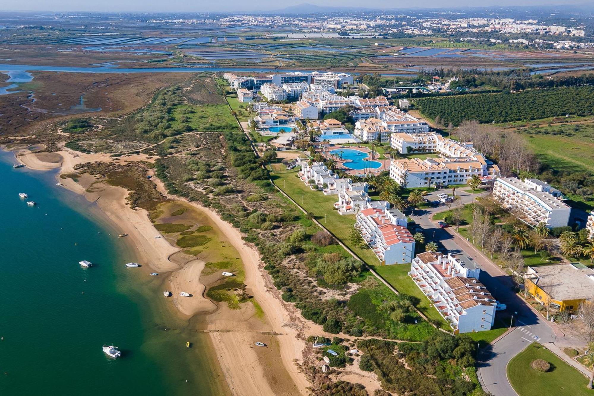 Golden 1 Bdr Flat W/ Balcony & Pool By Lovelystay Cabanas De Tavira Kültér fotó